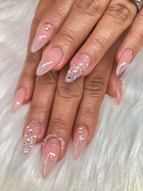 Almond Shape Aprés GelX Nails Cute Almond Shape Nail Ideas, Baddie Nails Almond Shape, Almond Shape Birthday Nails, Almond Shaped Nails With Rhinestones, Diamond Almond Nails, Almond Nail Designs Fall, Almond Nails Rhinestones, Bling Almond Nails, Nail Designs Summer Almond