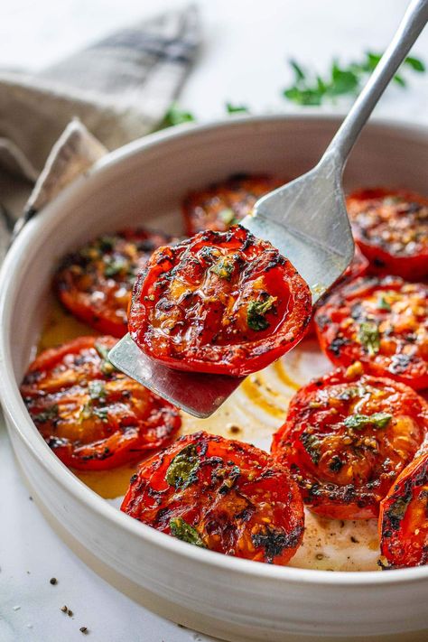 Olive Tomato Recipes, Tomato And Olive Oil, Clean Eating Tomato Recipes, Tomato Season Recipes, Grilled Tomatoes Recipes, Tomato Side Dishes, Grilled Side Dishes, Grilled Tofu, Tomato Season