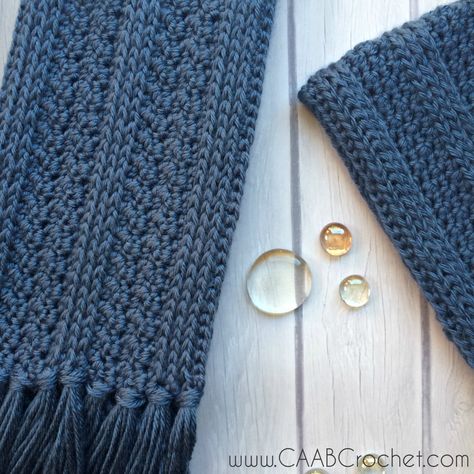 This crochet scarf pattern creates a trendy statement piece. It is extra long with tons of snuggly texture. It also comes with a matching beanie pattern! Crochet Mens Scarf, Crochet Scarf Pattern, شال كروشيه, Crochet Scarf Pattern Free, Bonnet Crochet, Crochet Buttons, Crochet Blog, Crochet Motifs, Scarf Crochet Pattern