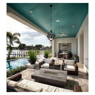 Private Residence 1 - Tropical - Patio - Tampa - by Windstar Homes | Houzz Lanai Decorating, Lanai Room, Florida Lanai, Lanai Design, Lanai Patio, Patio Ideas On A Budget, Tropical Patio, Florida Pool, Florida Room