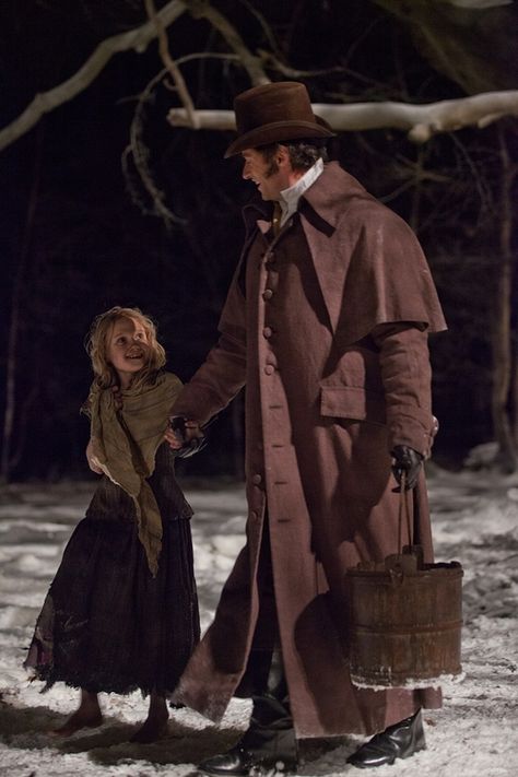 Young Cosette (Isabelle Allen) and Jean Valjean (Hugh Jackman), Les Miserables movie Javert Les Miserables, Cosette Les Miserables, Les Miserables Costumes, Les Miserables Movie, People Sketches, Les Miserables 2012, Jean Valjean, 2012 Movie, Movie Costumes