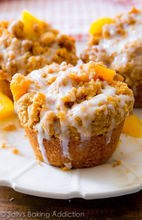 Peach Streusel, Peach Muffin Recipes, Coffee Cake Muffin Recipes, Peach Dish, Peach Cobbler Muffins, Nutella Muffin, Fresh Peach Recipes, Peach Muffins, Peach Dessert Recipes