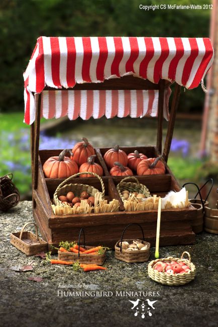 Hummingbird Miniatures: To Market, to market... Magazine Backdrop, Fall Miniatures, Fairy Fruit, Veggie Stand, Vegetable Stand, Magazine Feature, Fruit Stand, Another Magazine, Halloween Miniatures