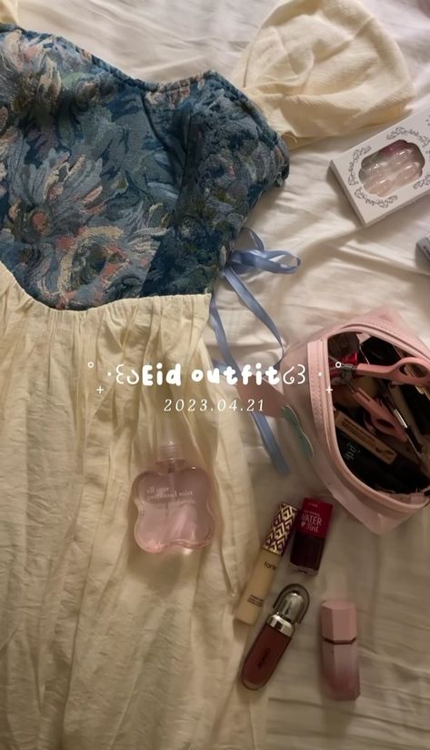 Eid outfit aesthetic Ideas For Eid Outfit, Eid Outfit Layout, Eid Aesthetic Story, Unique Eid Outfits, Eid Grwm Aesthetic, Eid Ideas Photo, Eid Girls Aesthetic, Eid Poses Aesthetic, Eid Story Ideas Aesthetic