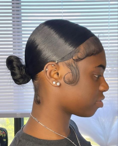 Wispy Edges, Natural Hair Bob Cut, Slick Back Bun, Pressed Natural Hair, Silk Press Natural Hair, Natural Hair Bun Styles, Sleek Ponytail Hairstyles, Short Hair Bun, Edges Hair