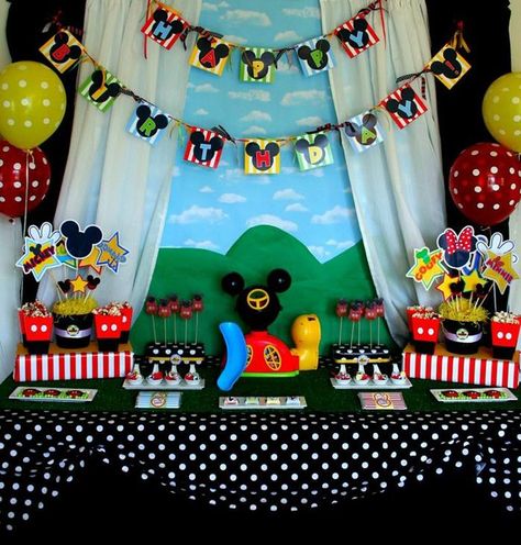 Mickey Mouse Clubhouse Party via Kara's Party Ideas. Paper plate place settings are probably the only thing I could duplicate but maybe the Oreos?? Mickey Mouse Snacks, Mickey Mouse Bday, Mickey Clubhouse, Mickey Mouse Themed Birthday Party, Mickey Mouse Clubhouse Birthday Party, Mickey Mouse Clubhouse Party, Mickey Mouse 1st Birthday, Mickey Birthday Party, Mickey Mouse Theme