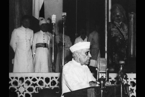 70 years in Indian politics and policy - Livemint Gandhi Photos, भारतीय इतिहास, Famous Speeches, Jawaharlal Nehru, Indian Independence Day, Modern India, British India, India Independence, Vintage India