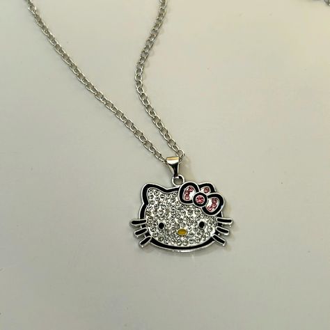 Hello Kitty Necklace Hello Kitty Stuff Accessories, Hello Kitty Accesorios, Hello Kitty Things, Jewelry Hello Kitty, Hello Kitty Necklace, Ring Charm Necklace, Pandora Bracelet Designs, Kitty Necklace, Silhouette Necklace