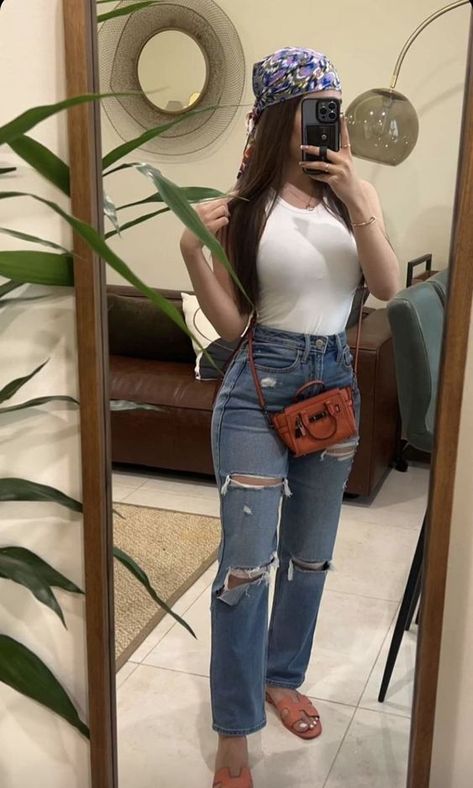 OUTFITS PARA IR BONITA A CLASES - Fire Away Paris All White Girly Outfit, School Everyday Outfits, Culiacan Sinaloa Outfits, Prima J Outfits, Summer Buchifresa Outfits, Cute Buchi Fresa Outfits, Shein Feminine Outfits, Summer Party Dress Casual, Outfits With Mom Jeans Summer