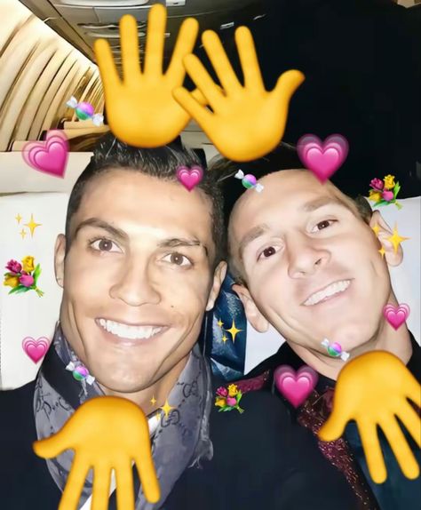 Cristiano Ronaldo Memes, Ronaldo Memes, Funny Football Pictures, Football Funny Moments, Cristiano Ronaldo And Messi, Football Jokes, Cr7 Jr, Cr7 Messi, Star Boy