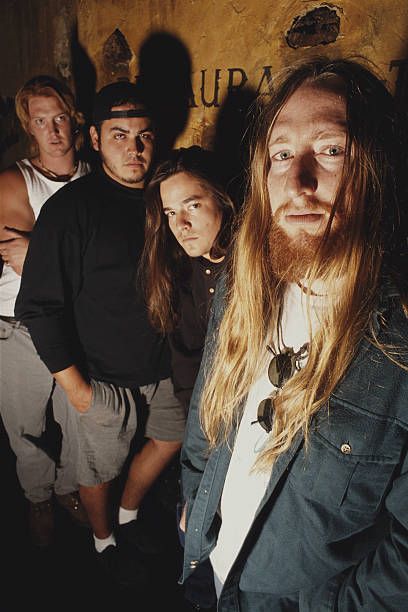 Portrait of American rock band Kyuss circa 1995 Pictured are from left Josh Homme Alfredo Hernandez John Garcia and Scott Reader Kyuss Band, Alfredo Hernandez, Rock Band Photos, Autos Ford, Josh Homme, 90s Punk, Queens Of The Stone Age, Alt Rock, Metal Albums