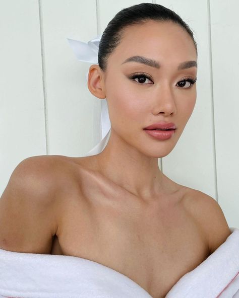 Jessie Li, Natural Wedding Makeup Looks, Asian Face, Wedding Guest Makeup, Asian Bridal Makeup, Face References, Professional Model, Wedding Makeup Artist, Wedding Makeup Looks