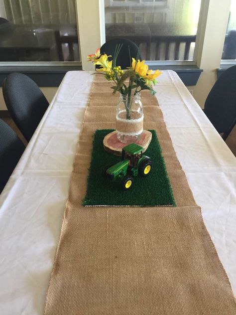 John Deer Centerpiece, Tractor Birthday Table Decor, Tractor Centerpieces Table Decorations, John Deere Centerpieces, John Deere Baby Shower Ideas, Tractor Baby Shower Ideas, Tractor Baby Shower Theme, John Deere Party Decorations, Baby Shower Tablescapes