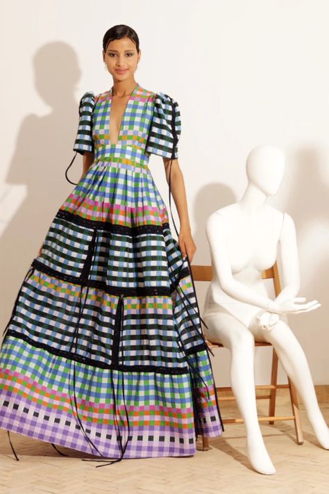 Creative Fashion Design Clothing, Prints And Patterns Fashion, Flowing Summer Dresses, Square Dress, Tulle Skirts Outfit, Long Sleeve Summer Dress, Vestidos Maxi, Outrageous Fashion, Quilted Dress