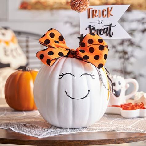 Shop supplies for piles of pumpkin projects. Porta Halloween, Halloween Pumpkin Crafts, Creative Pumpkin Painting, Creative Pumpkin Decorating, Halloween Craft Projects, Homemade Halloween Decorations, Halloween Pumpkin Designs, Halloween Pumpkins Painted, Zucca Halloween