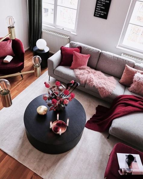 Grey And Burgundy Living Room Ideas Burgundy Living Room, Furnitur Ruang Keluarga, Red Living, Living Room Red, Room Color Schemes, Living Room Decor Cozy, Living Room Colors, Living Room Decor Apartment, New Living Room