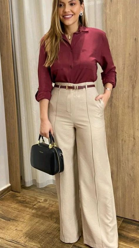 Principal Outfits, Outfit For Short Girl, Office Wear Women Work Outfits, Stylish Business Outfits, Woman Pants, Luxury Photography, Classic Style Outfits, Stylish Work Attire, Beige Pants