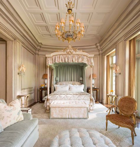 French Mansion Interior, French Classic Interior, English Manor Interior, Bridgerton House, Classic House Interior Design, Girly Bedroom Decor, Manor Interior, Hp Aesthetic, Houses Mansions