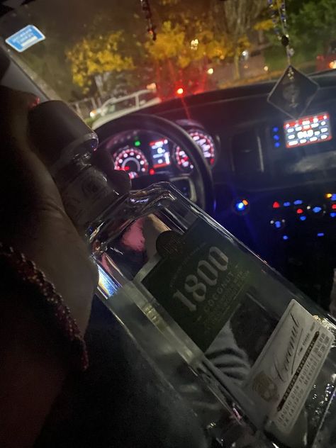 Alcohol In Car, Fake Alcohol Story, Drunk Photos, Drunk Pictures, Drinking With Friends, Pretty Alcoholic Drinks, Alcohol Humor, Alcohol Party, Alcohol Aesthetic