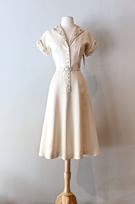 Vintage 1950s Harvey Berin Dress ~ Vintage 50s Courthouse Wedding Dress Ivory… 50s Everyday Fashion, Vintage 1940s Dresses, 1940s Dresses Casual, 40s Dresses Vintage, 1940s Clothes, 1940s Clothing, 50s Clothing, 1940s Fashion Women, Courthouse Wedding Dress