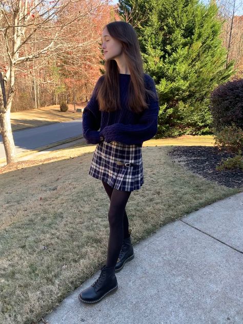 Ida Sweater Brandy, Brandy Plaid Skirt, Brandy Melville Buckle Skirt, Brandy Melville Fall Outfits, Altered State Outfits, Brandy Melville Outfits Winter, Brandy Melville Outfits Skirt, Brandy Melville Skirt Outfits, Brandy Melville Winter