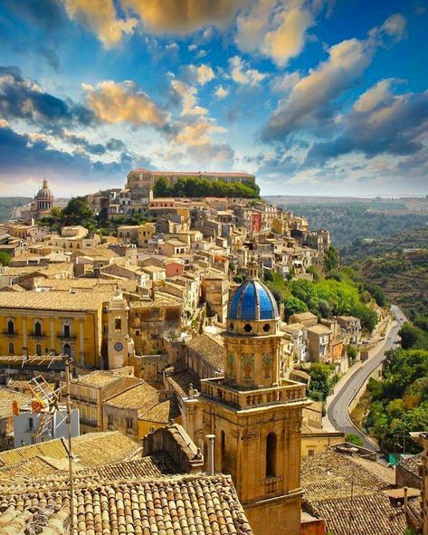 Sicily Travel, Africa Do Sul, Italy Aesthetic, Southern Europe, Sicily Italy, Destination Voyage, Best Places To Travel, Beautiful Place, Palermo