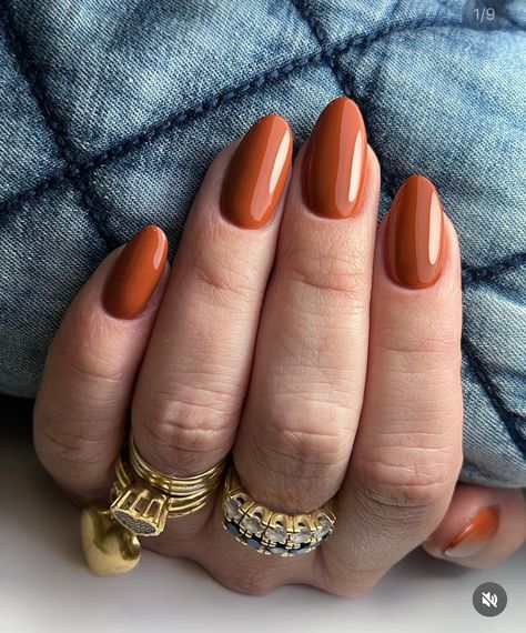 Almond Shape Fall Nails, Fall Almond Nails, Kutek Disney, Orange Nail Designs, Nails Autumn, Orange Nail, Simple Fall Nails, Fall Nail Trends, Smink Inspiration