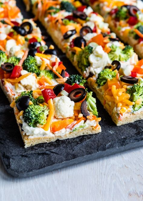 Appetizer Veggie Pizza, Saved Pins All, Lilluna Recipes, Snacks For Party Finger Food, My Saved Pins, Classic Meatballs, Veggie Pizza Recipe, Pizza Vegetariana, Healthy Pizza Recipes