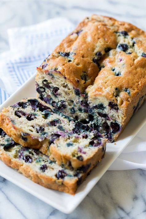 Blueberry Banana Bread Recipe, Roti Pisang, Blueberry Banana Bread, Pane Dolce, Bread Easy, Blueberry Bread, Fruit Bread, Recipe Simple, Blueberry Recipes