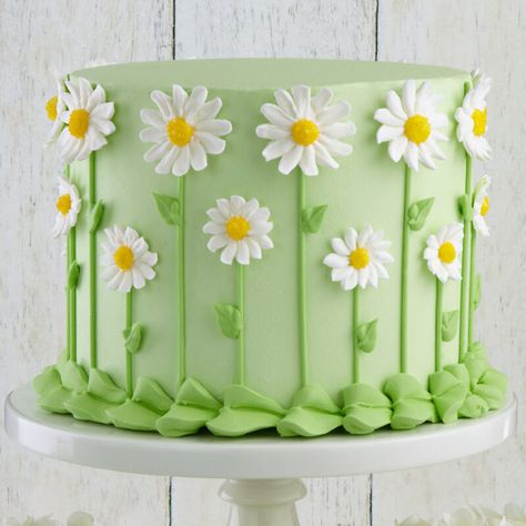 Daisy Cupcake Cake, Daisy Cake Ideas Simple, Flower Garden Cake, Daisy Birthday Cake, Homemade Garden, Daisy Cake, Nursing Cake, Fresh As A Daisy, Daisy Cakes