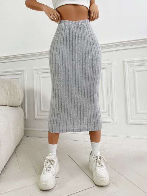 Knit Skirts For Women, Long Pencil Skirt Outfits, Pencil Skirt Outfits Classy, Long Bodycon Skirt, Long Skirt Looks, Ribbed Knit Skirt, Bodycon Skirt Outfit, Cashmere Leggings, Long Pencil Skirt