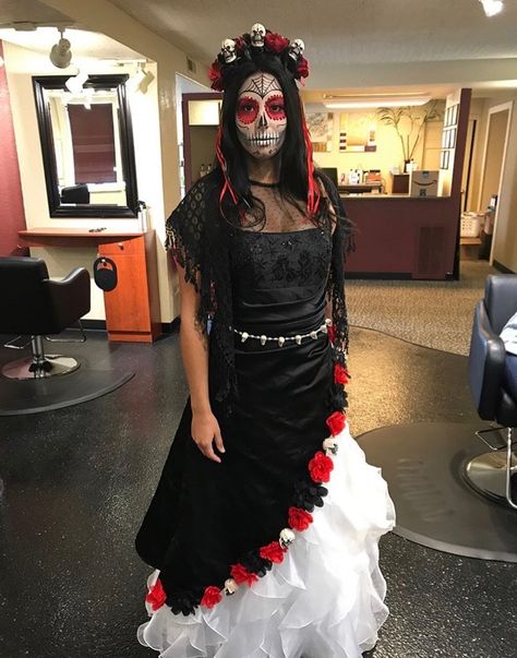 Halloween 2017 Day of the Dead costume - Dia de los Muertos Day Of The Dead Outfit, Beautiful Spiders, Spiders Webs, Dead Costume, Tim Burton Corpse Bride, Skeleton Girl, Matching Costumes, Corpse Bride, Halloween Stuff