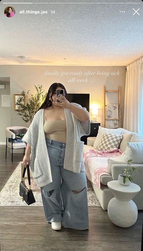 Clean Girl Aesthetic Outfits Plus Size, Chubby Girls Outfit, Fat Summer Outfits, Fat Outfit Ideas, Fat Woman Aesthetic, Fat Girls Outfit Ideas, Chubby Fashion Outfits Korean, Plus Size Aesthetic Outfits, Outfits For Chubby Girls