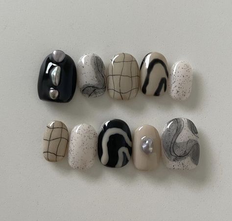 Manicure Art, Nail Art Stripes, Fake Nails Designs, Hippie Nails, Gel Nail Art Designs, Subtle Nails, Grunge Nails, Almond Acrylic Nails, Kawaii Nails