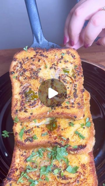 Thecrazyindianfoodie® - Mumbai on Instagram: "Easy 10 min breakfast recipe! Save now!   If you’re looking for a quick, healthy and tasty breakfast you have to make this 10 min Dahi Tadka Toast that tastes super tasty!   It requires no pre prep and is perfect for busy mornings! I also have this during my weight loss journey as I’m allowed to have whole wheat bread, I use skim dahi or a high protein Greek yogurt too sometimes.   It’s like a desi French toast and the combination of bread soaked in spiced tadka Dahi that’s then cooked on a tawa until crispy golden brown is absolutely incredible.   I love making this delicious and healthy Indian vegetarian breakfast recipe that also makes for a fab snack or light dinner if paired with soup.   Detailed recipe pinned in comments.   Recipe inspire Easy Healthy Tiffin Recipes, Dahi Bread Toast, Morning Breakfast Indian Healthy, Instant Indian Breakfast Recipes, Evening Healthy Snacks, Morning Breakfast Recipes Indian, Bread Breakfast Ideas Indian, Morning Breakfast Ideas Indian, Indian Healthy Breakfast Ideas