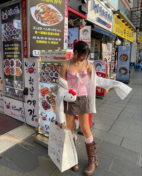 irislovesunicorns ig Tokyo Summer Outfits, Japan Summer Outfit, Outfits For Japan, Photo Japon, Bow Corset, Tokyo Outfits, Look 2023, Summer Japan, Summer In Japan