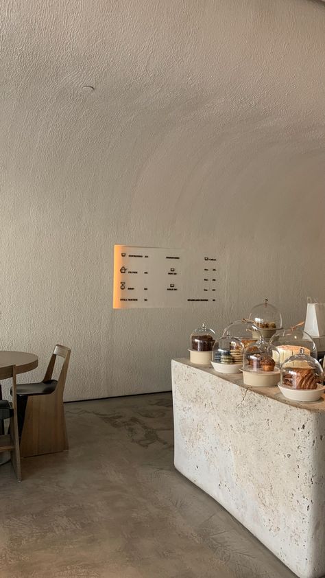 Modern Minimalist Coffee Shop, Minimal Cafe Interior Design, Minimalistic Cafe Interior, Minimalist Coffee Shop Interiors, Cafe Register, Coffee Shop Astethic, Cute Cafe Design, Minimalist Cafe Interior, Dubai Coffee Shop