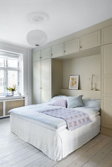 Built In Bedroom Cabinets, Bedroom Wall Cabinets, Bedroom Built Ins, Bedroom Built In Wardrobe, Iron Stone, Built In Bed, Bedroom Cabinets, Closet Ideas, Apartment Inspiration