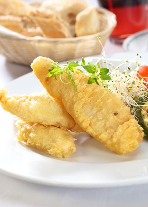 A recipe for tempura fish with a garlic aioli. This version uses halibut, but tempura works well with any firm fish. Tempura Fish, Garlic Aioli Recipe, Tempura Recipe, Halibut Recipes, Cod Recipe, Tempura Batter, Shrimp Tempura, Batter Recipe, Battered Fish