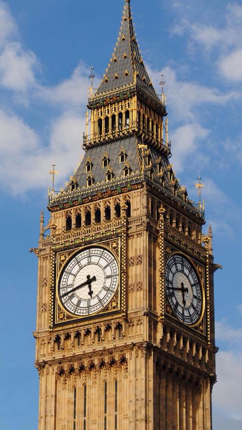 The Big Ban Big Ban, Wrought Iron Front Door, London Dreams, Perspective Drawing Architecture, Cathedral Architecture, Big Ben London, London Aesthetic, London Architecture, Beautiful Scenery Pictures