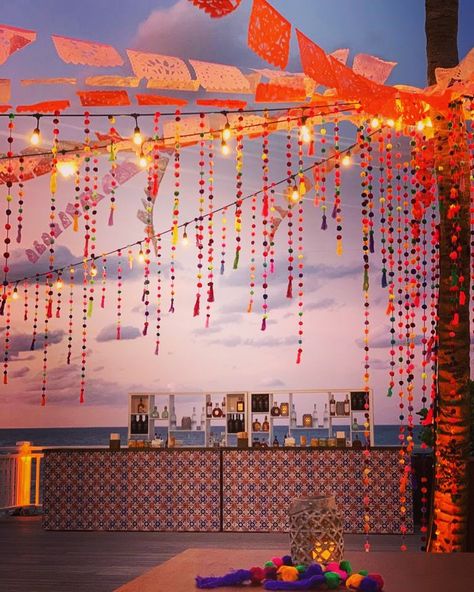 Welcome Party Mexico, Mexican Beach Party, Mexico Wedding Ideas, Mexican Beach Wedding, Mexico Beach Weddings, Mexican Themed Weddings, Mexican Night, Bright Wedding Colors, Mexican Beaches