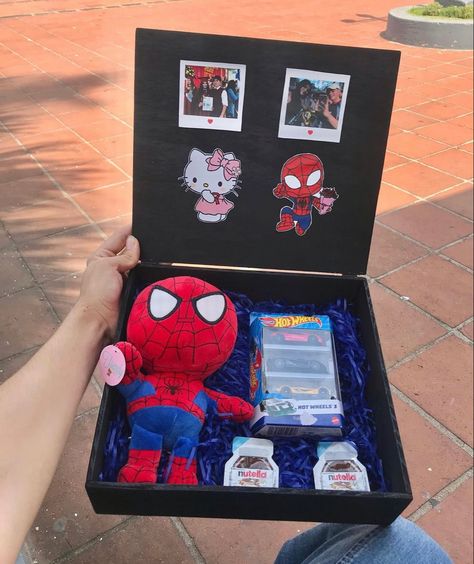 Boyfriend Valentine Gifts, Boyfriends Birthday Ideas, Cute Valentines Day Ideas, Spiderman Gifts, Gifts Boyfriend, Valentines Day Ideas, Spiderman Theme, The Wedding Cake, Cute Valentines Day