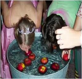 Bobbing apples is a nice and fun Halloween party game for teenagers.Use fake blood and fake fingers to suit best as Halloween party game. Halloween Costumes Teen Halloween Party Games, Halloween Party Ideas For Teens, Halloween Games For Teens, Teen Halloween Party, Party Ideas For Teens, Fun Halloween Party Games, Teen Party Games, Teen Halloween, Bobbing For Apples