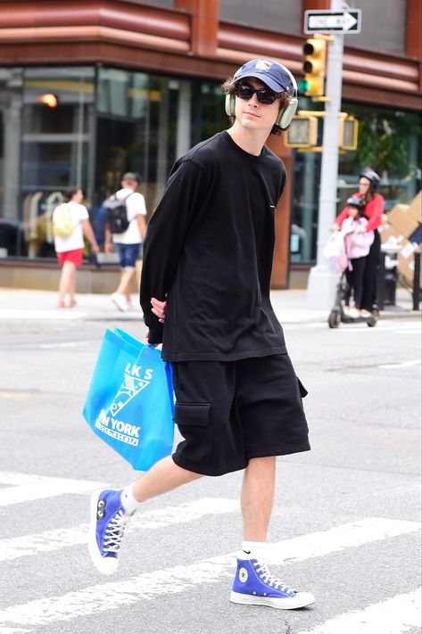 Converse Comme Des Garcons Outfit, Converse All Star Outfit, Converse Bleu, All Star Outfit, Timmy Chalamet, Converse Comme Des Garcons, Shorts And Converse, Comme Des Garcons Converse, Style Converse