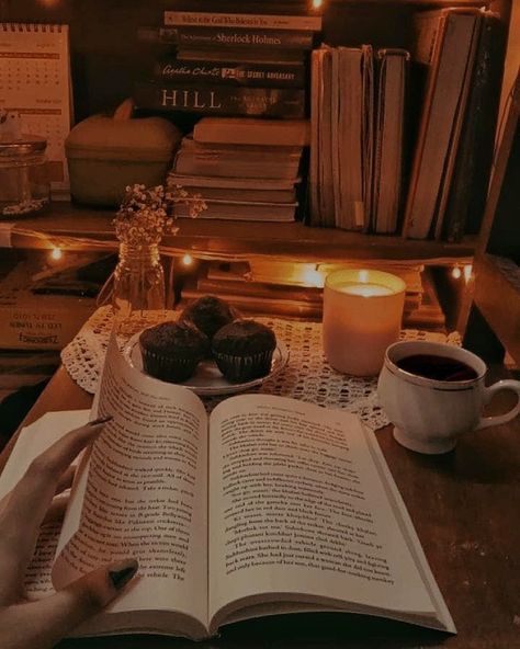 Book, candle, bookshelf, muffins, tea, fairy lights House Room Design, Halloween Bedroom Decor, Halloween Bedroom, Ideas Halloween, House Room, Bedroom Decor Ideas, Easy Halloween, Holiday Season, Bedroom Decor