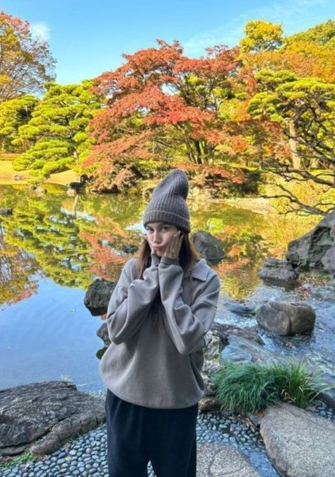 Hailey Bieber Outfits, Japan Outfits, Justin Bieber Style, Hailey Bieber Style, Hailey Baldwin Style, Gloomy Day, Arab Fashion, Japan Photo, Hailey Baldwin