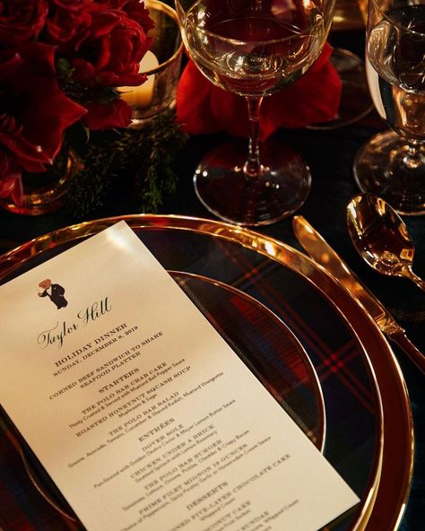 Ralph Lauren Home on Instagram: “On a table set for Taylor Hill and friends at #ThePoloBar, Wexford and Alexander tartan dinnerware and Wentworth gold flatware shine in the…” Ralph Lauren Christmas, Corned Beef Sandwich, Polo Bar, Red Amaryllis, Seafood Platter, Home Photography, Taylor Hill, Cozy Holiday, Ice Cream Sundae