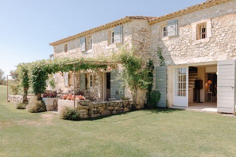 Tuscany House Exterior, Tuscan Style Architecture, Provence Home, Mediterranean Inspired Home, Provence House, Tuscany House, French Country Exterior, Vineyard House, Italian Farmhouse