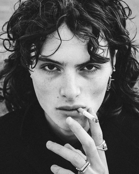 Sirius Black Fancast, Louis Seriot, Androgynous Men, Androgynous People, People Clothes, Men Photography, Face Reference, Hair Reference, Sirius Black