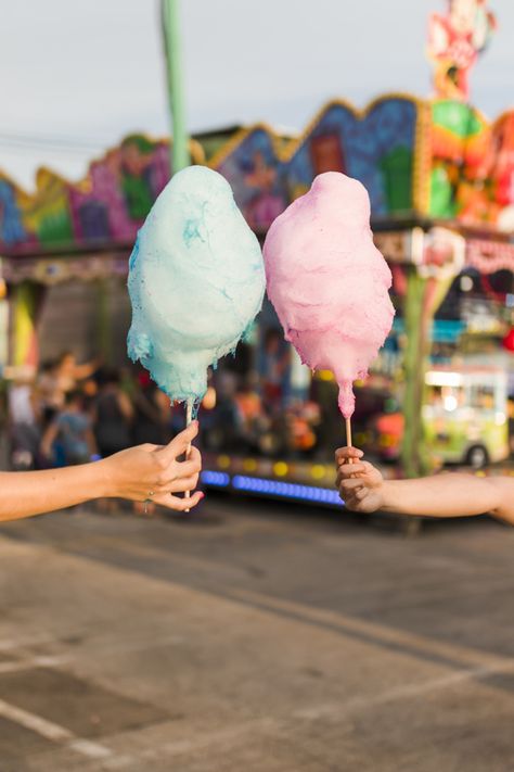 Hands holding cotton candy Free Photo | Free Photo #Freepik #freephoto #food #summer #hands #happy Fair Food Astethic, Cotton Candy Photography, Candy Moodboard, Cotton Candy Aesthetic, Carnival Cotton Candy, Cute Cotton Candy, Fruity Candy, Carnival Photography, Fair Theme